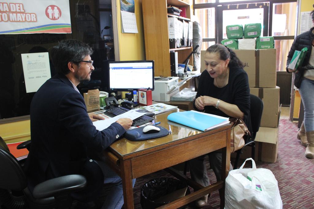 Ancud: Entregan apoyo a familias del proyecto Atención Domiciliaria para Adultos Mayores