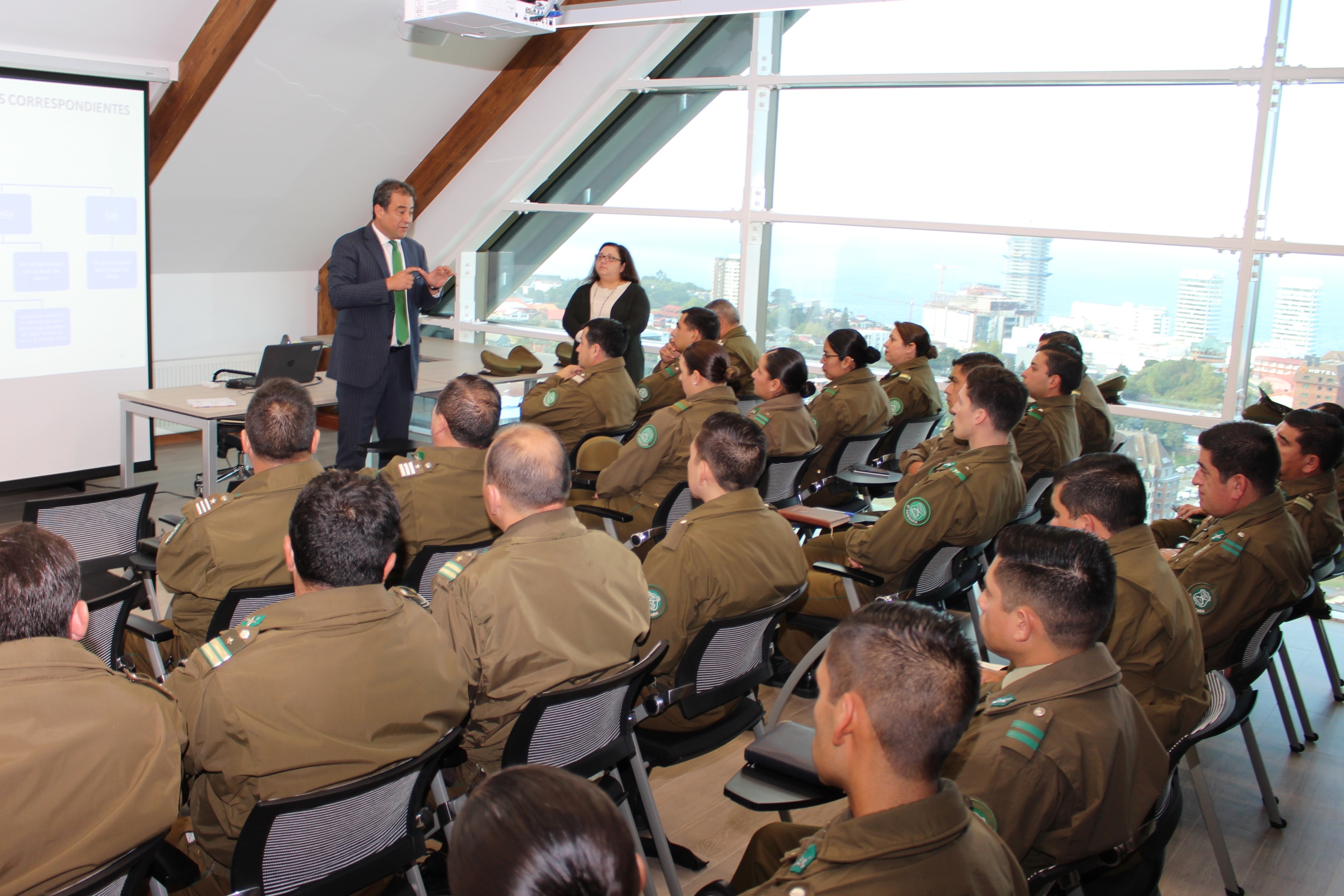 Capacitan a Carabineros en evaluación de riesgo de víctimas de violencia de género