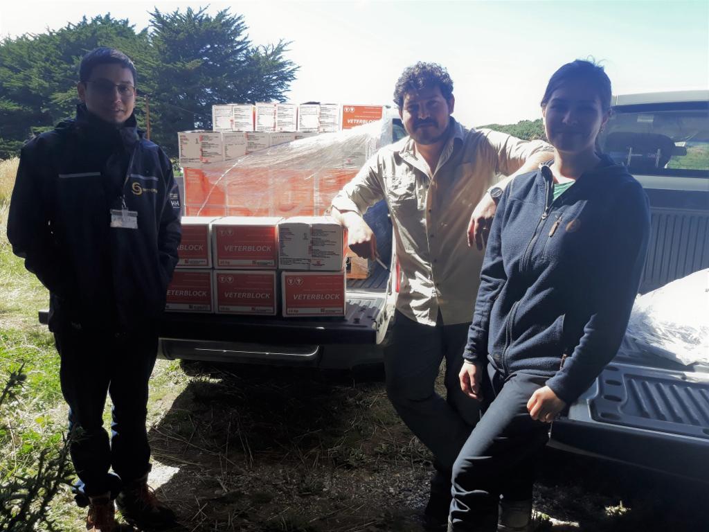 SalmonChile y Veterquimica apoyan a Ancud en incendios forestales