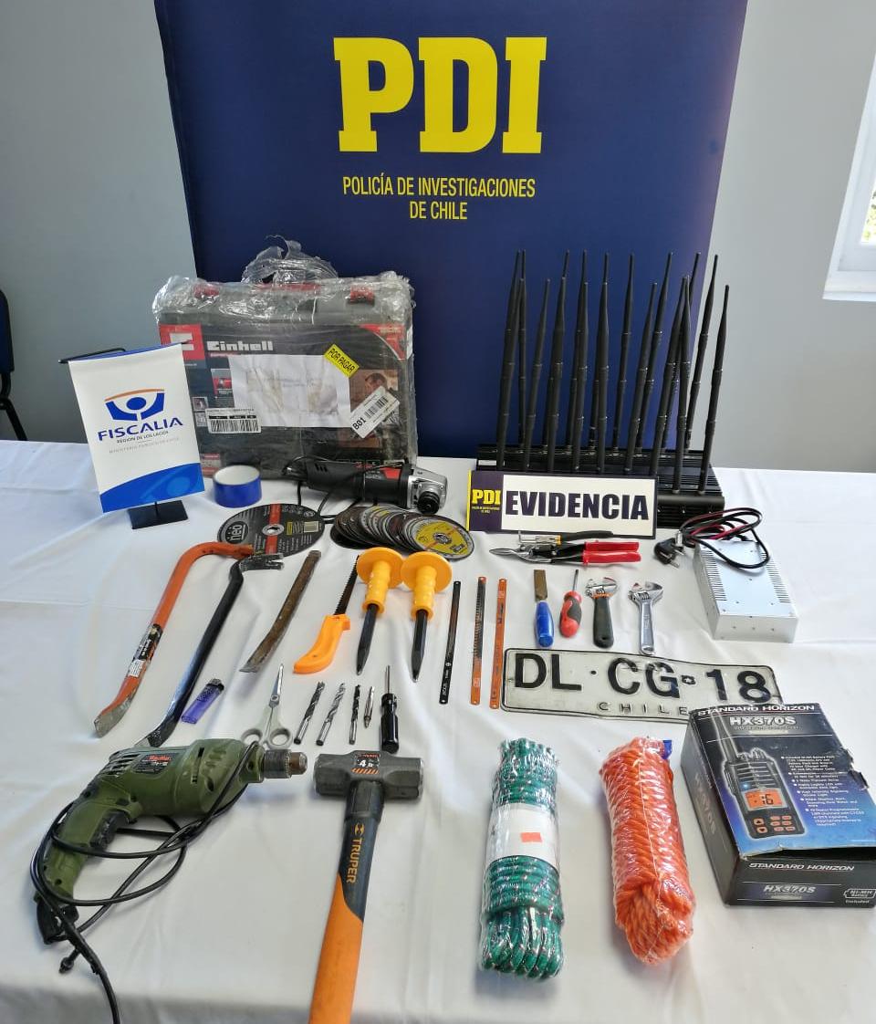 Tres personas detenidas tras robo frustrado a sucursal de encomiendas en Ancud