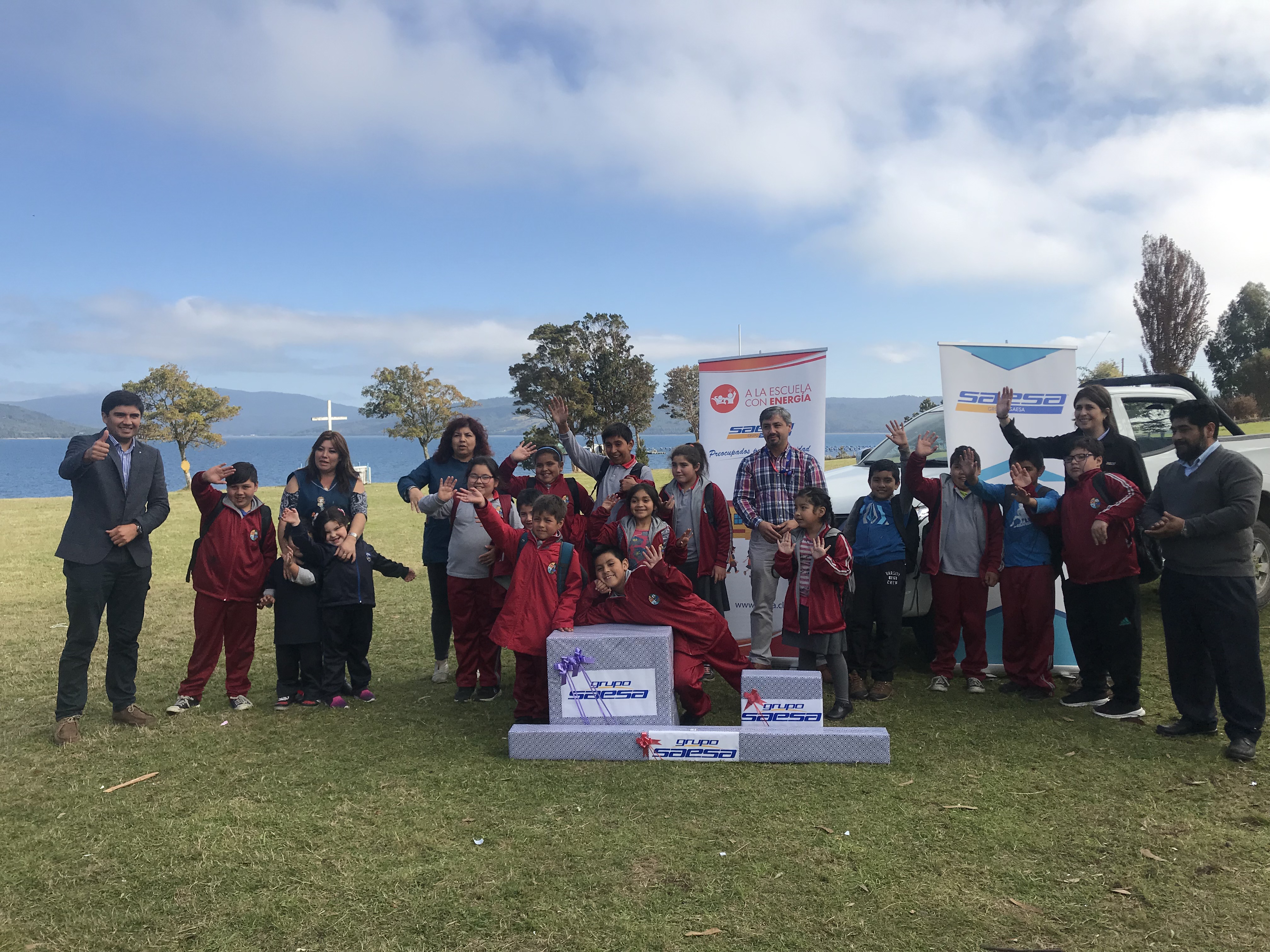 Escuela de Trincao recibe equipamiento de apoyo educativo tras incendio
