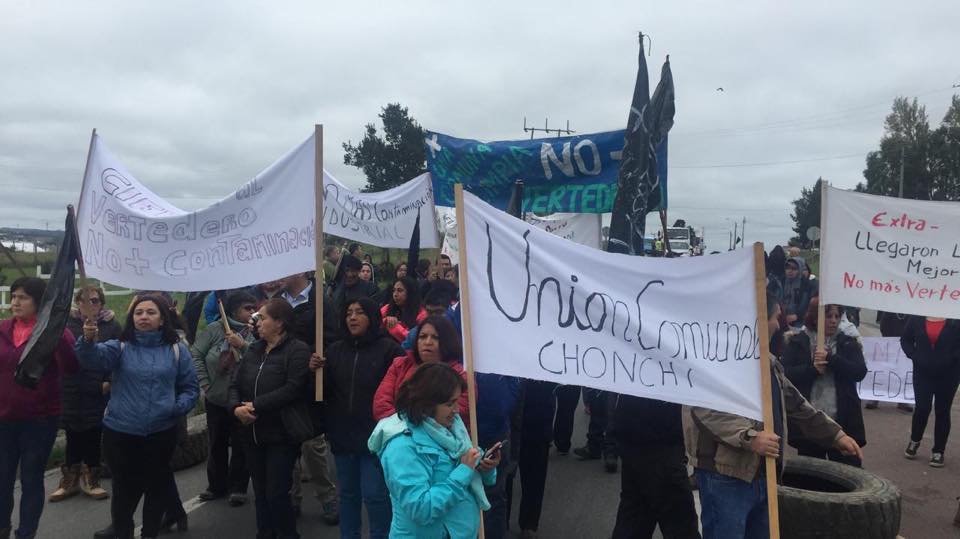 Vecinos de Chonchi mantienen movilización tras fracasar conversaciones con el gobierno