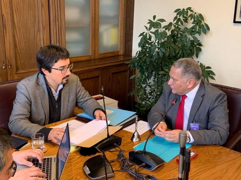 Alcalde Gómez expone en Congreso grave situación financiera que afecta a la educación municipal de Ancud