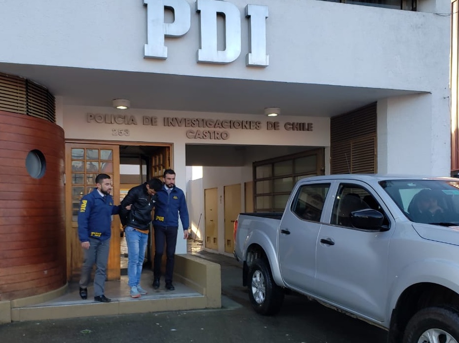 PDI detiene a ciudadano extranjero que comercializaba droga en el centro de Castro