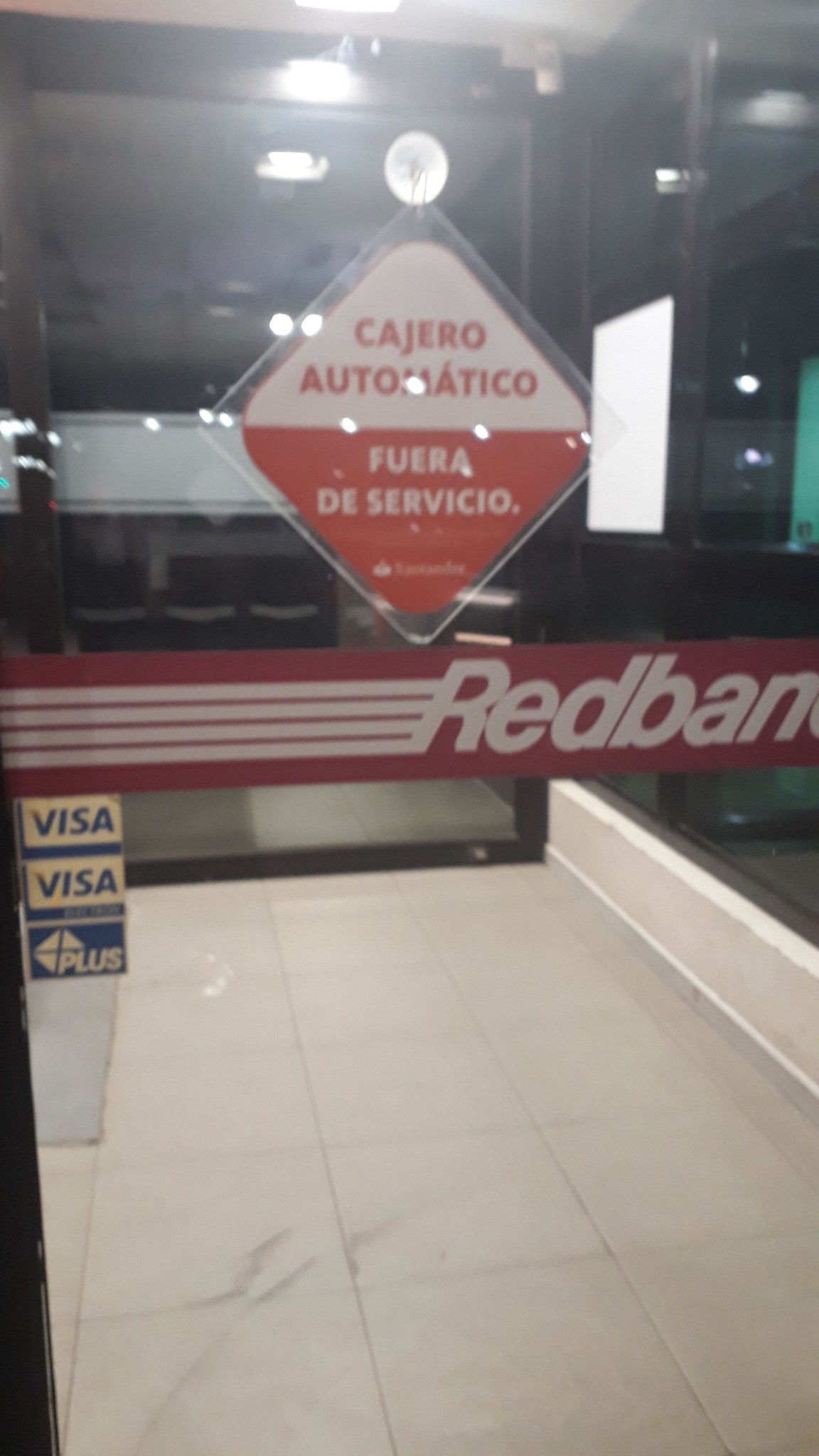 Sernac oficia a bancos por horarios de funcionamiento de cajero automáticos en Castro