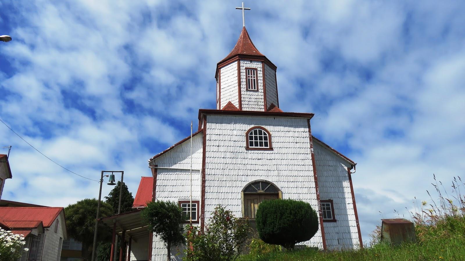 Facultad de Arquitectura y Urbanismo se pone a disposición de las comunidades de Chiloé tras incendio de Iglesia San Francisco de Ancud