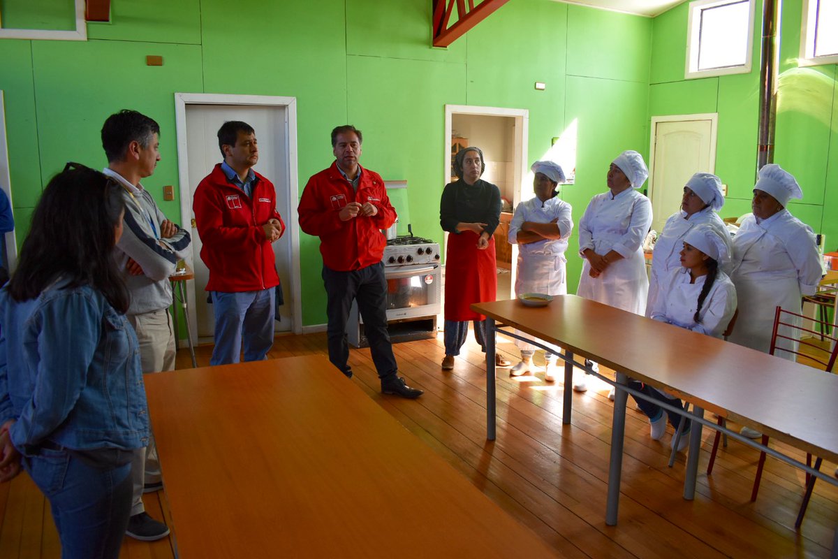 Indespa capacita en turismo y gastronomía a pescadoras y recolectoras de orilla de Chiloé