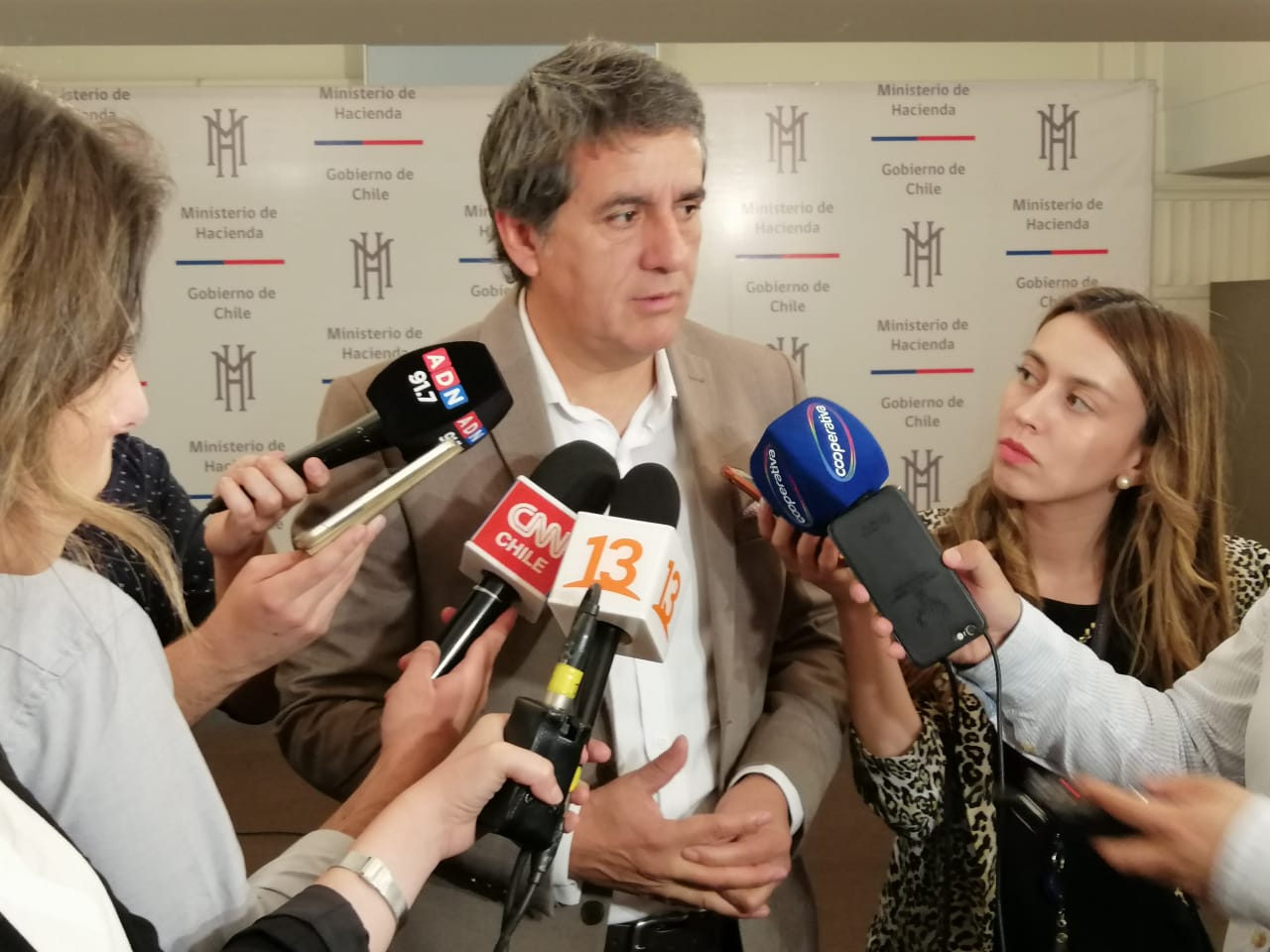 Diputado Santana valoró Proyecto de Ley de Ingreso Familiar de Emergencia