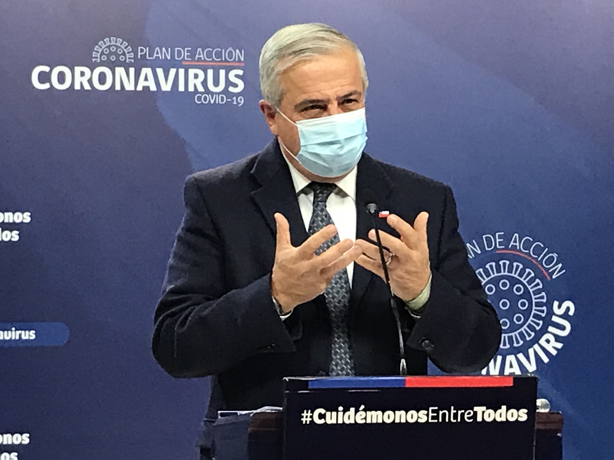 Ministro Mañalich garantiza transparencia de reportes COVID-19