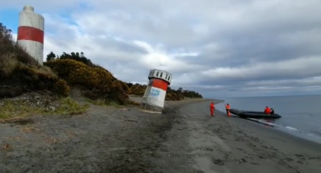 “Contramaestre Ortiz” realizó tareas de mantenimiento de señalización marítima