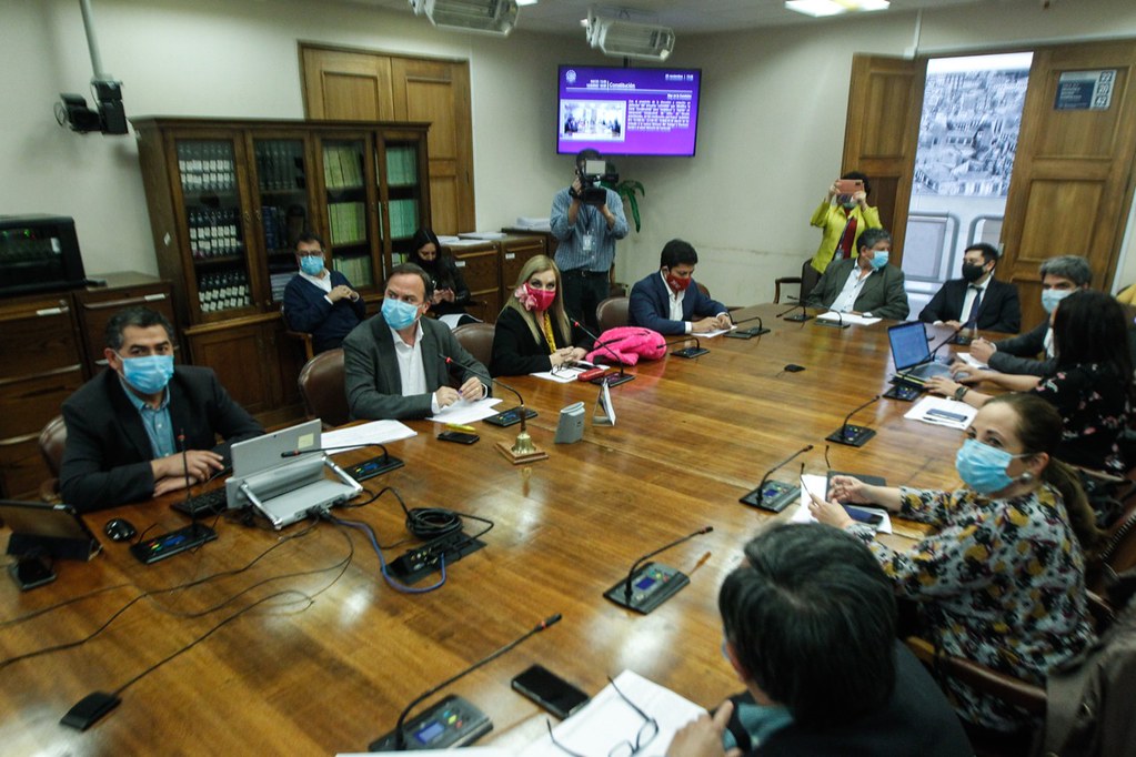 Aprueban segundo retiro de fondos de pensiones