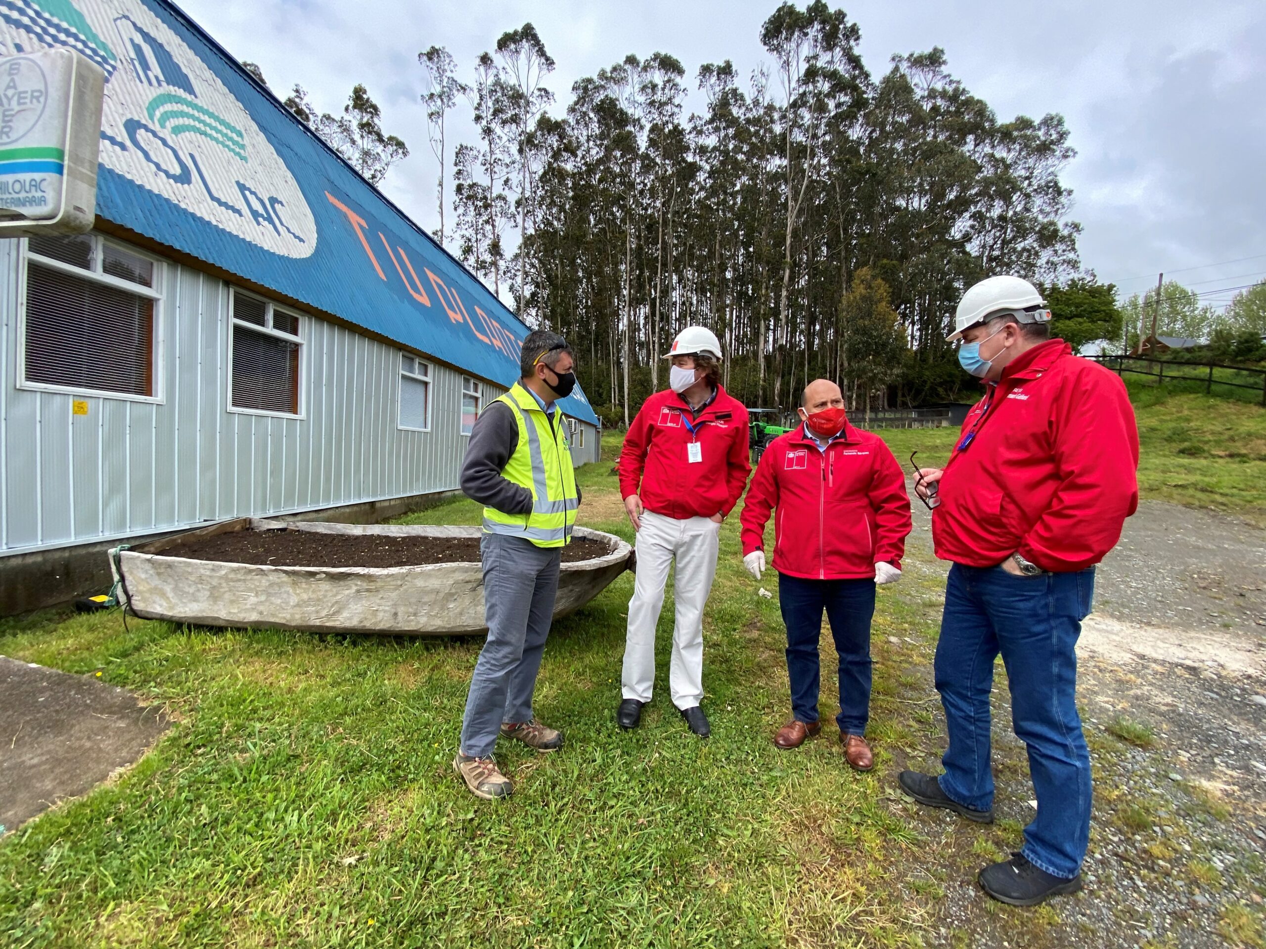 Trabajadores de empresa láctea de Ancud conocen detalles del subsidio al empleo