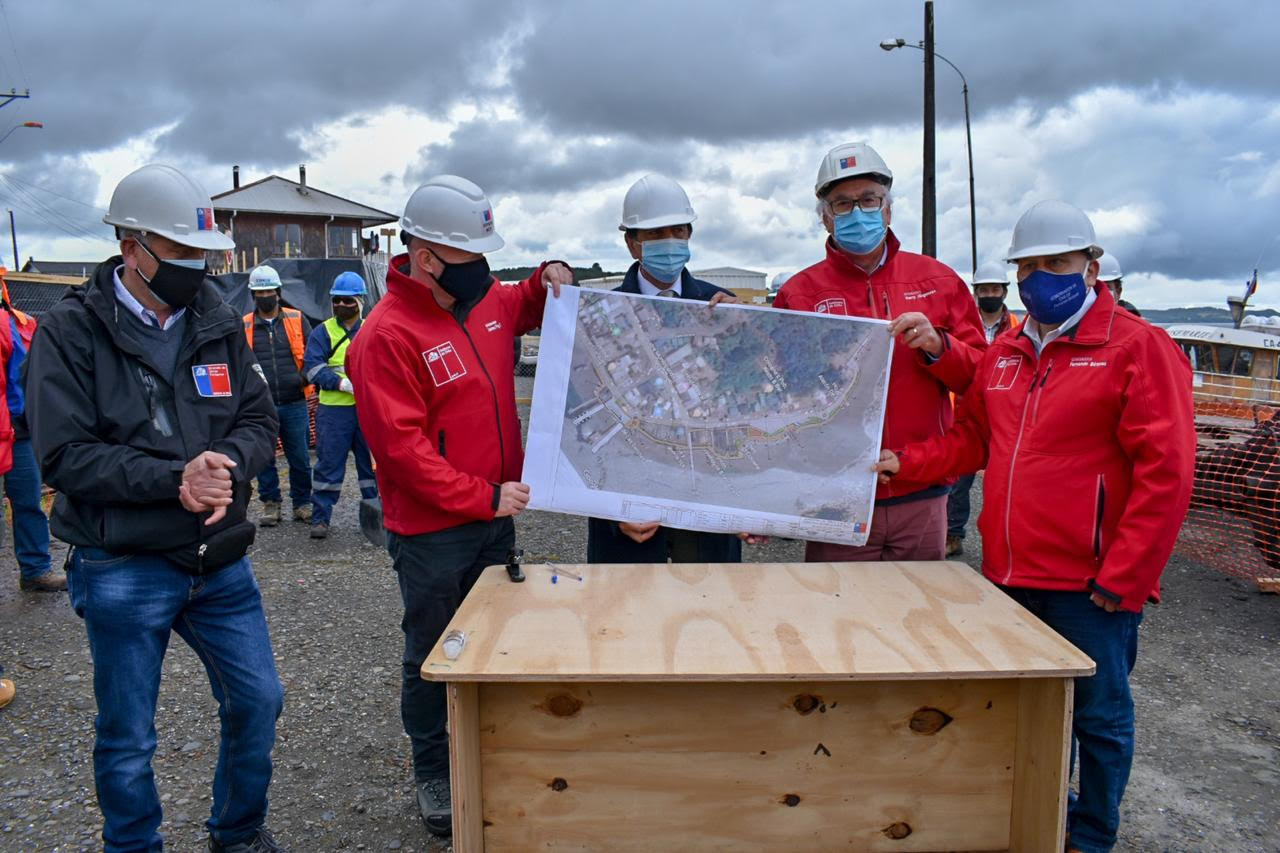 Colocan primera piedra del futuro borde costero de Quemchi