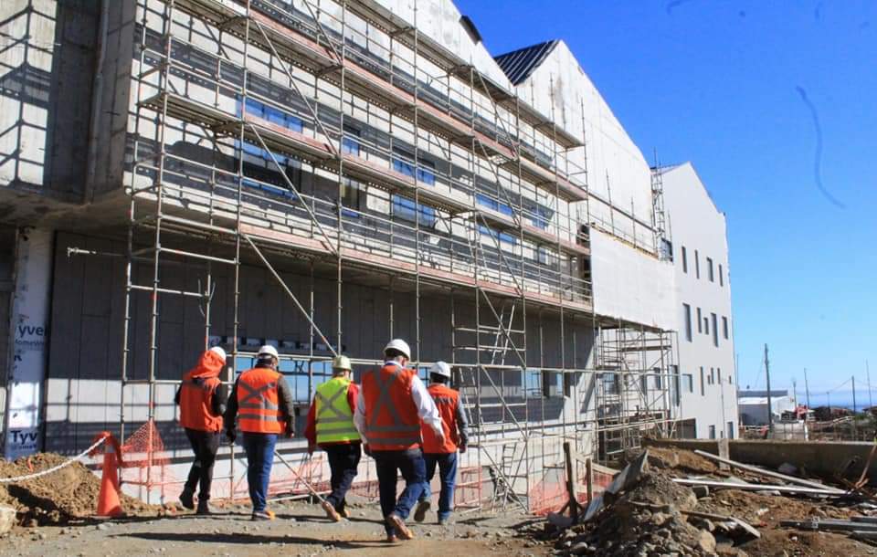 55% de avance físico registran las obras del nuevo hospital de Ancud