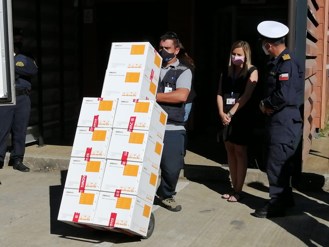 18 mil vacunas llegaron a Chiloé para iniciar inmunización masiva