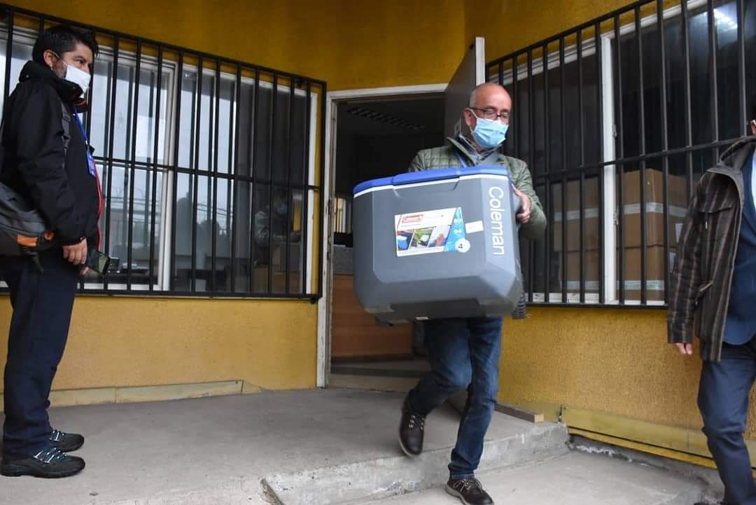 Autoridades supervisan nueva llegada de vacunas Sinovac para la región