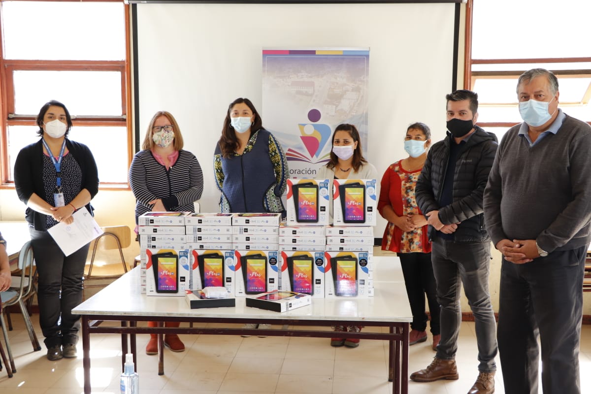 1.460 escolares chonchinos son favorecidos con tablets