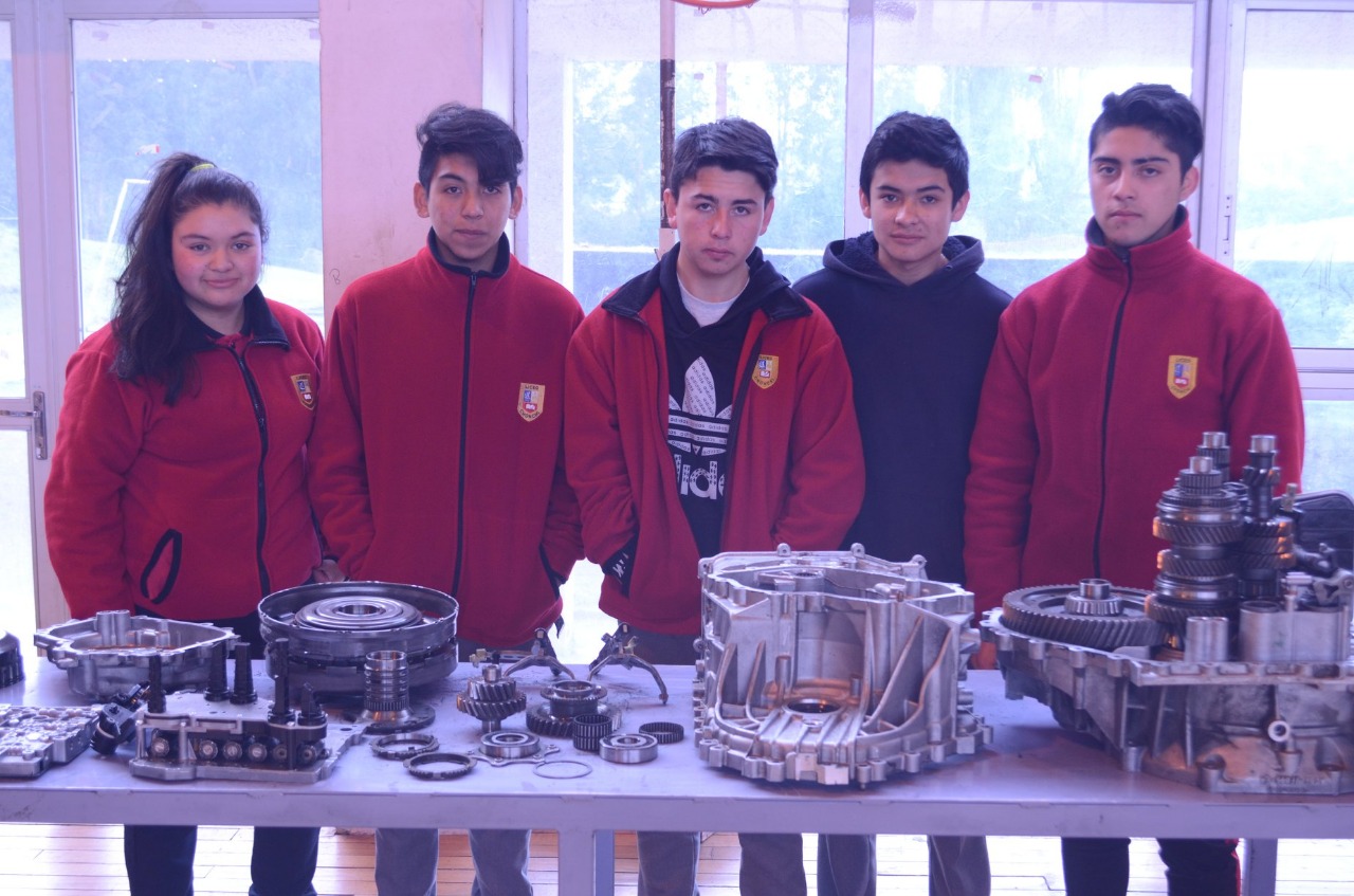 Liceo Manuel Jesús adquiere fondo para fortalecer educación técnico profesional