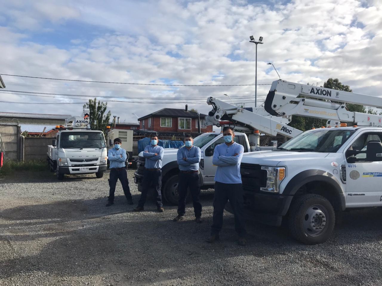 Brigadas de Líneas Vivas: Linieros que trabajan con redes energizadas