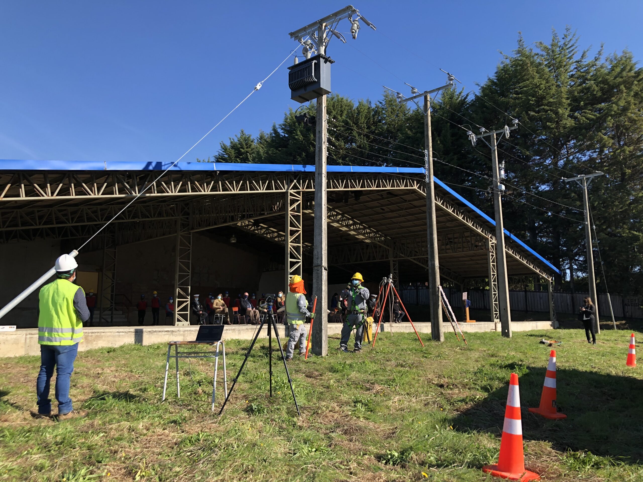 Saesa dona patio de entrenamiento al IDEMAR de Chonchi