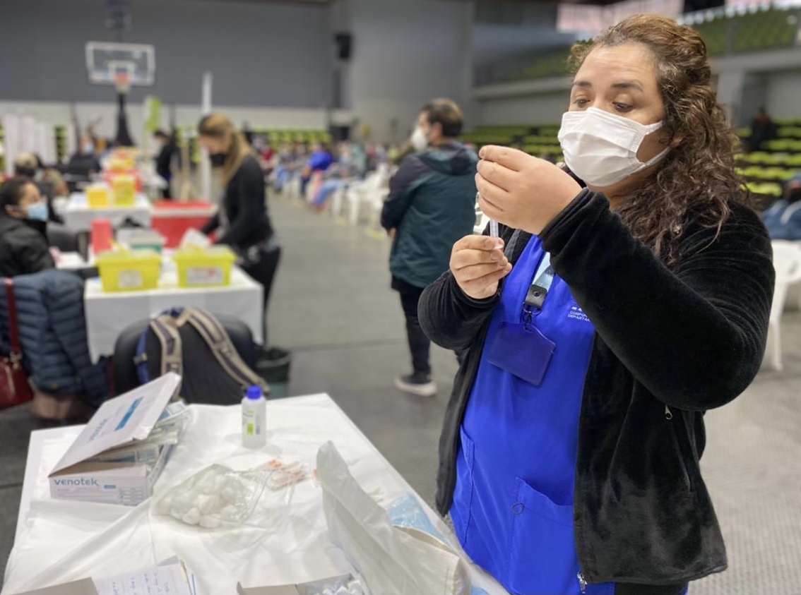 Esta mañana se reinició vacunación contra el Covid-19 en Castro