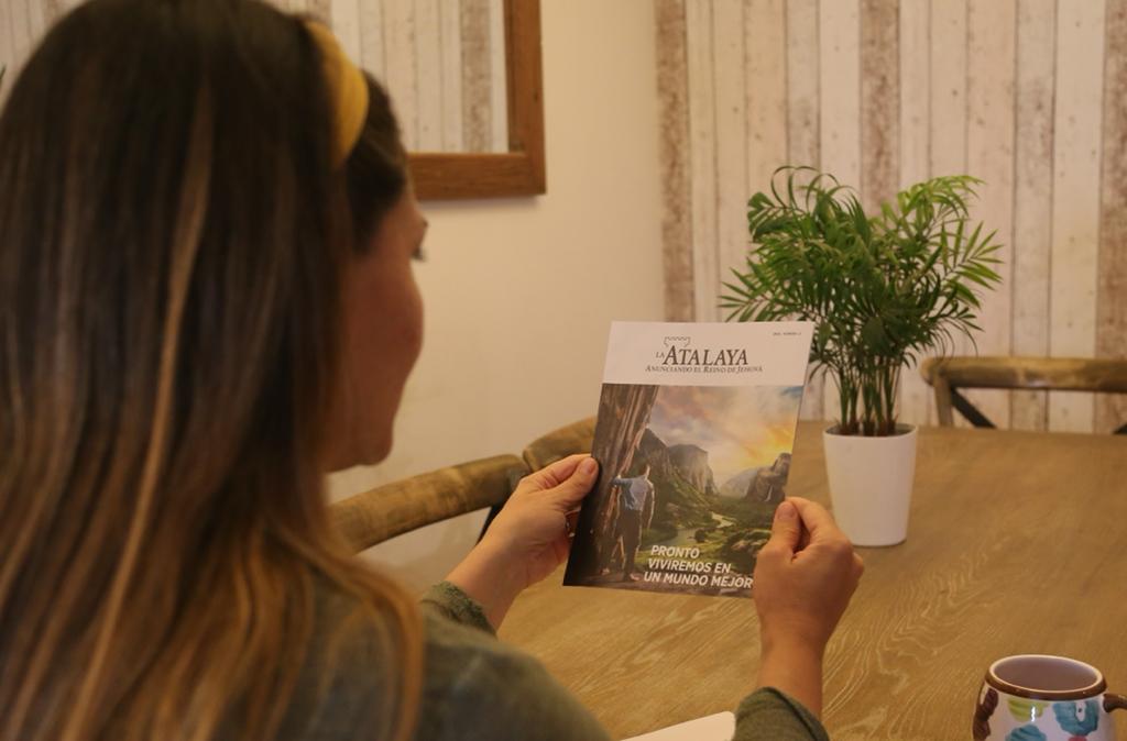 “Pronto viviremos en un mundo mejor” es el tema de la campaña mundial que llevan a cabo los Testigos de Jehová