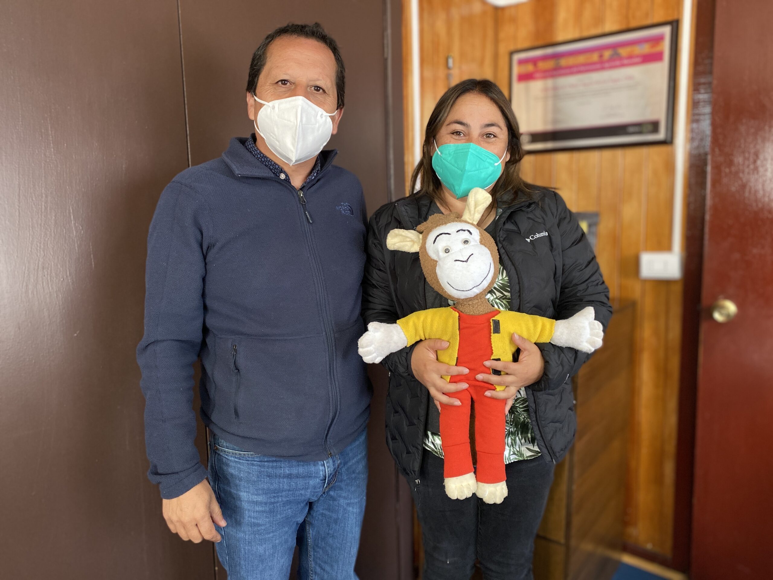 Proyecto educativo municipal “Kimün y sus libros navegan por el archipiélago” logra itinerancia por Aysén