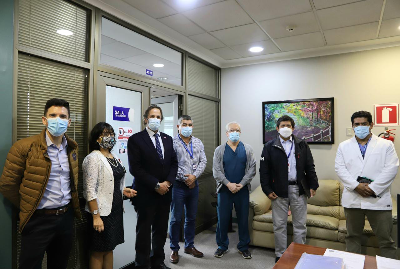 Subsecretario de Redes Asistenciales realizó visita a Unidad de Pacientes Críticos del Hospital de Castro