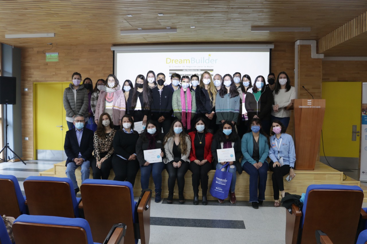 Certifican a 125 estudiantes de la Universidad de Los Lagos en programa DreamBuilder para emprendedores