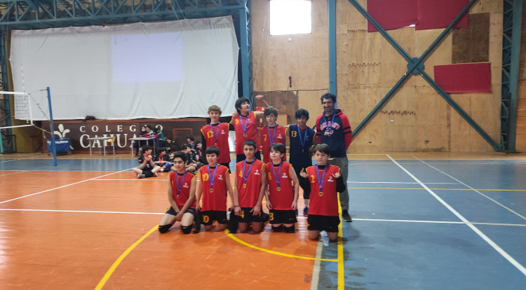 Colegio Cahuala de Castro representará a la Provincia de Chiloé en Vóleibol Sub 14 de los Juegos Deportivos Escolares