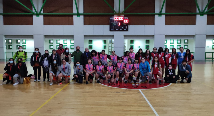 Liceo Insular de Achao se adjudicó el Campeonato Provincial de Balonmano Damas Sub 14 efectuado en Castro