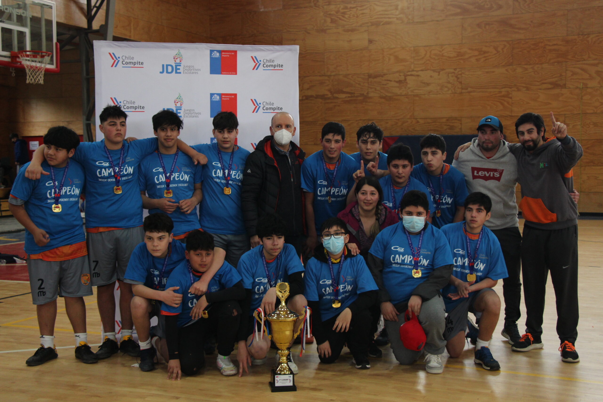 Escuela Mil Paisajes de Quemchi representará a la región en balonmano en la final nacional de los Juegos Deportivos Escolares