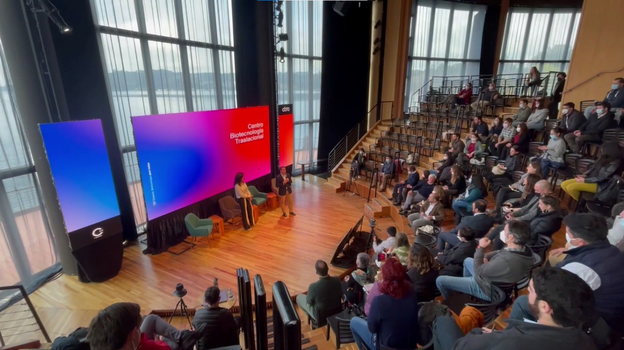 SalmonChile participa en seminario sobre biotecnología e innovación en el sur austral