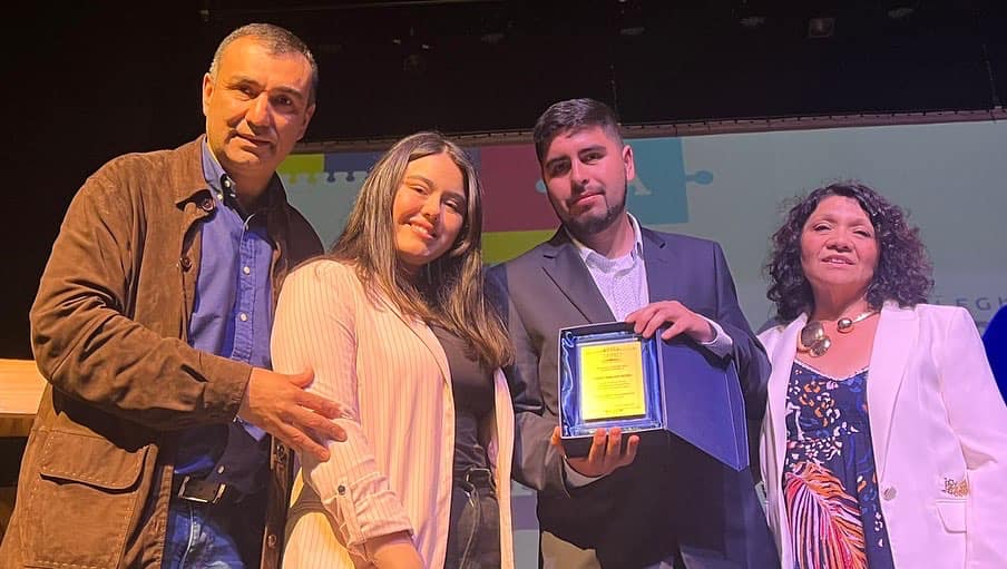 Profesoras y profesores de la educación municipal de Castro fueron reconocidos