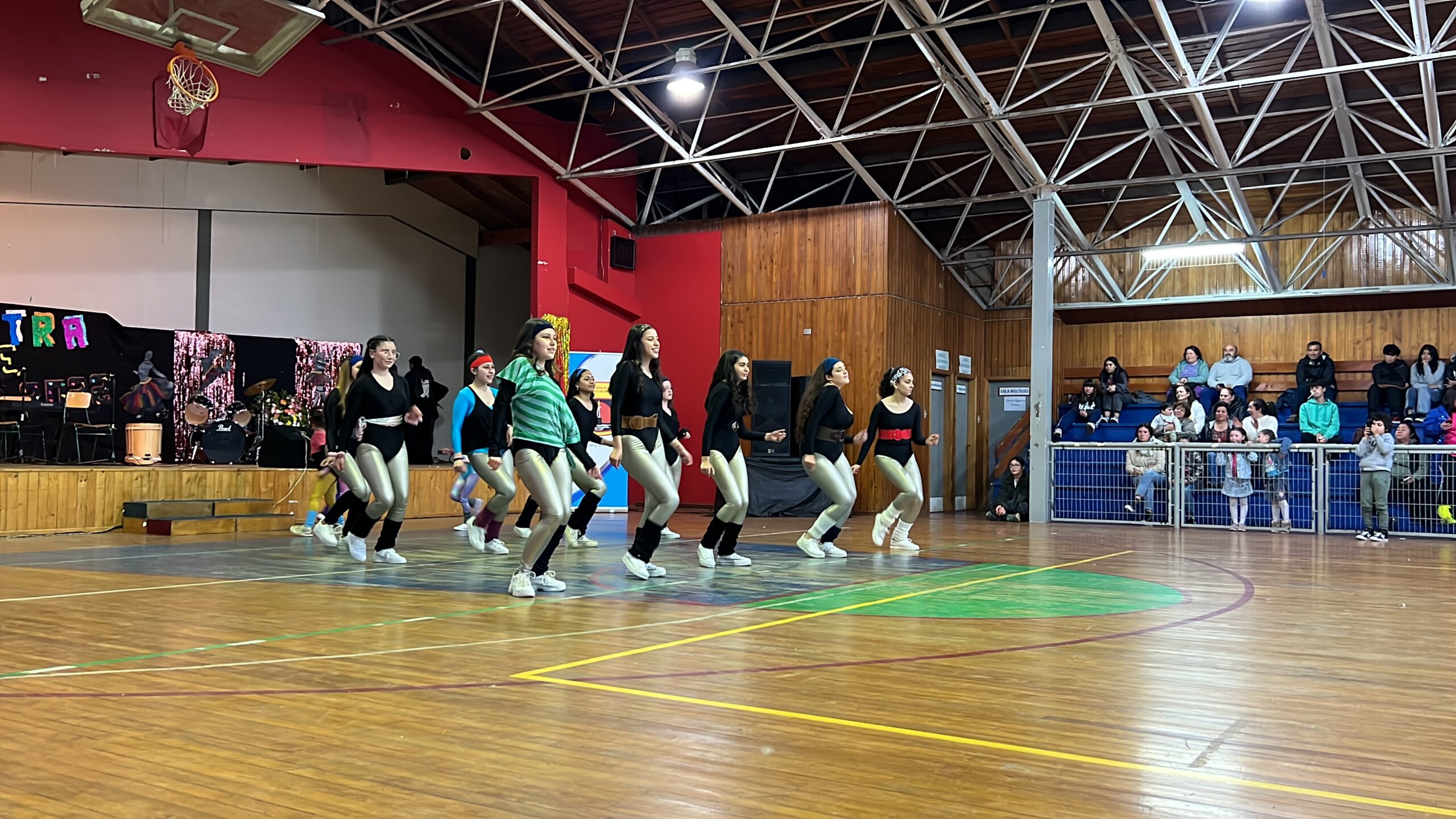 Estudiantes brillaron en la IX Muestra de Danza Escolar en Curaco de Vélez