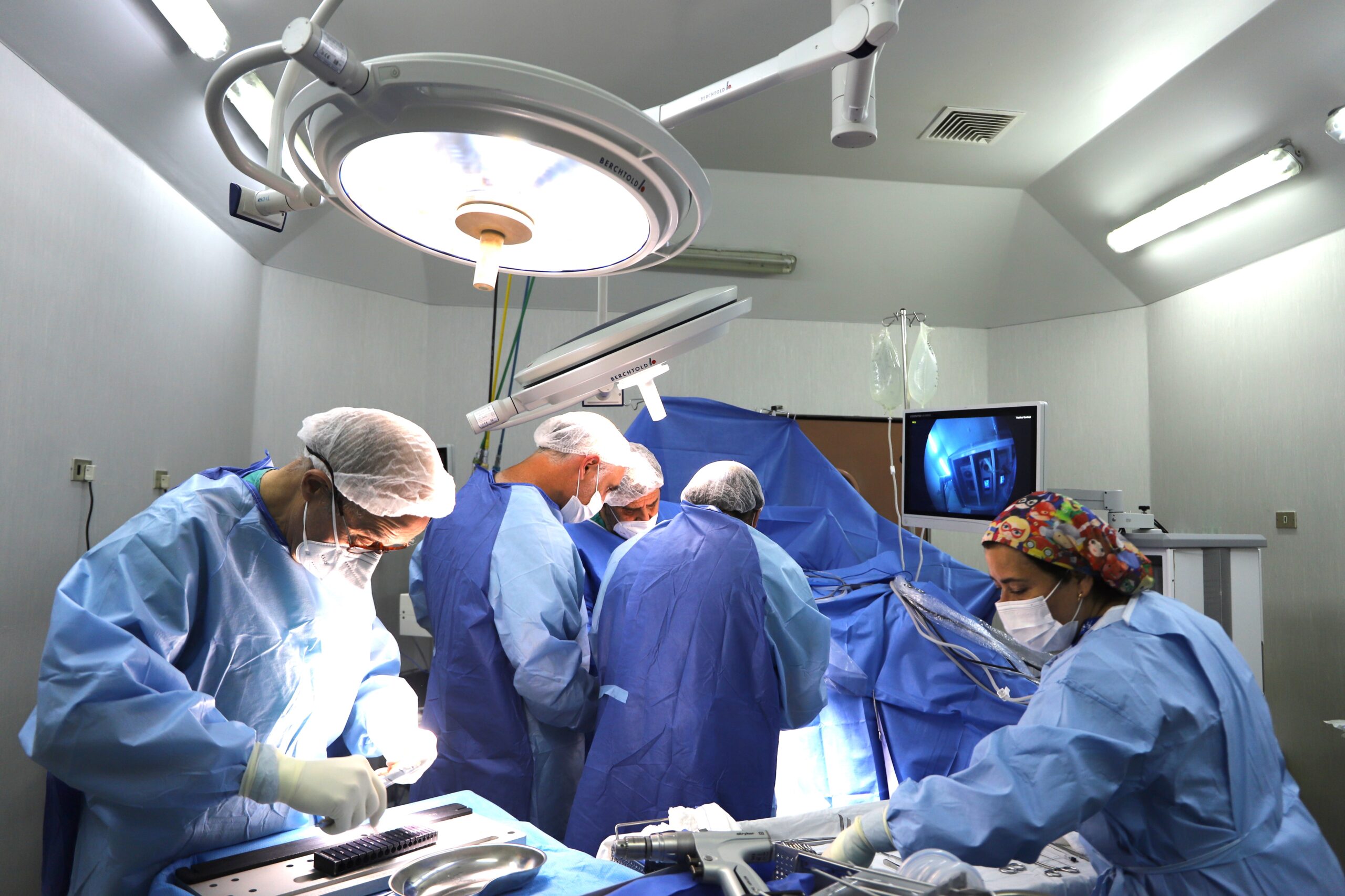 Con éxito culmina operativo médico colaborativo entre Servicio de Salud Chiloé y Clínica MEDS