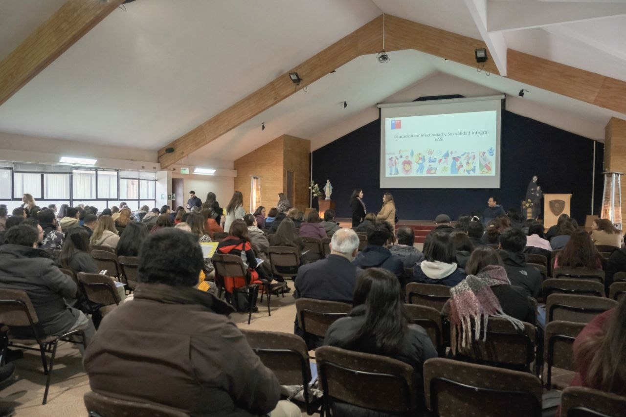 180 profesionales de establecimientos educativos participaron en Jornada sobre Sexualidad, Afectividad y Género