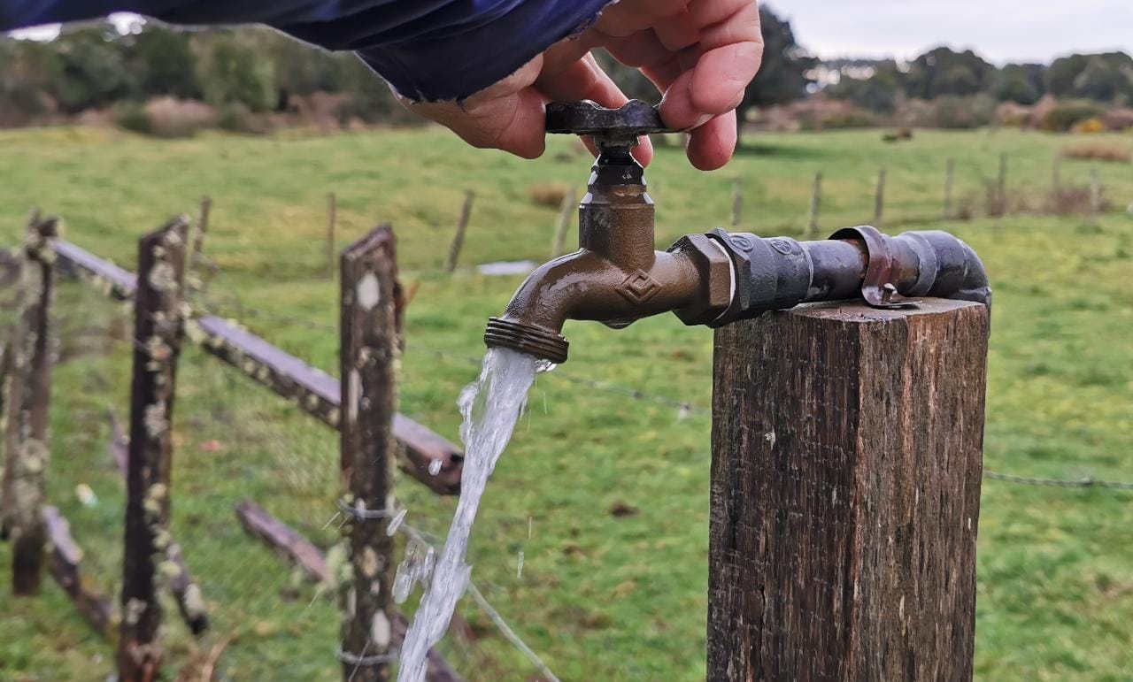 Solicitan apoyo para adaptar sistemas de agua predial para consumo humano