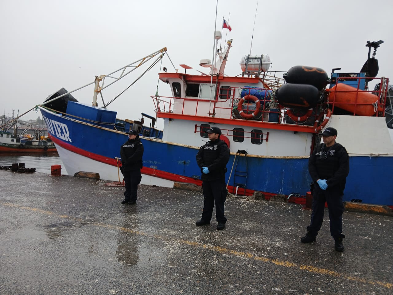 Tripulante de lancha muere apuñalado al interior de su nave en Quellón