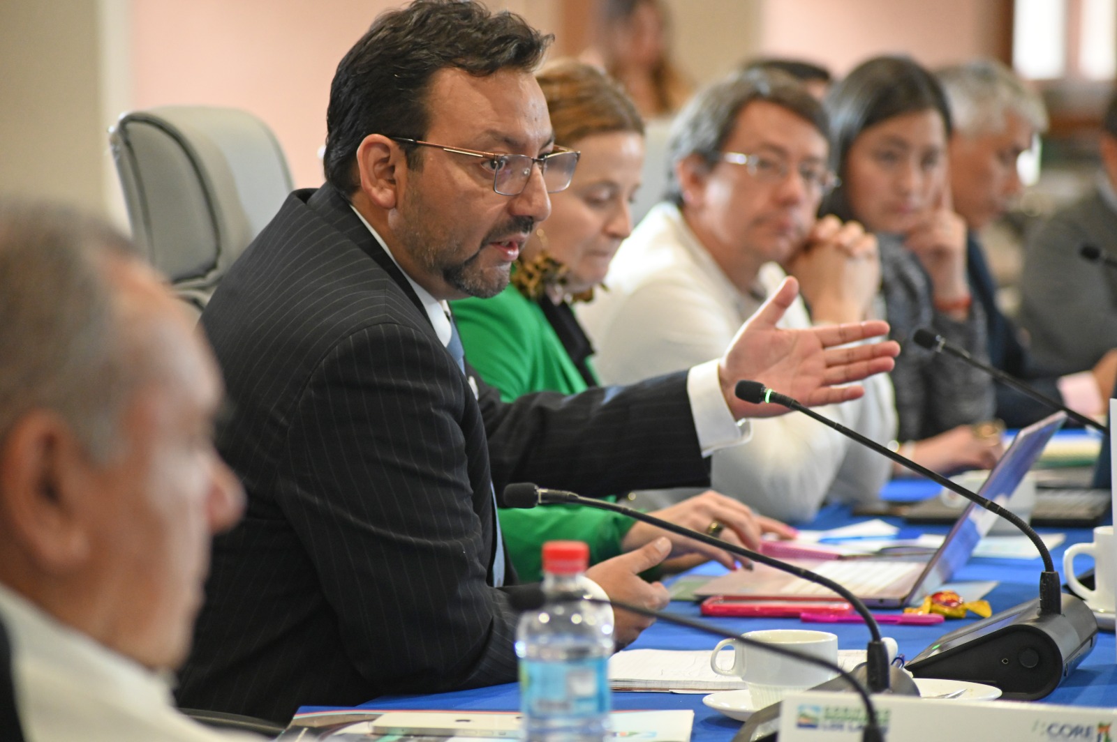 Core Reyes solicita informe sobre convenio de reposición del estadio de Queilen