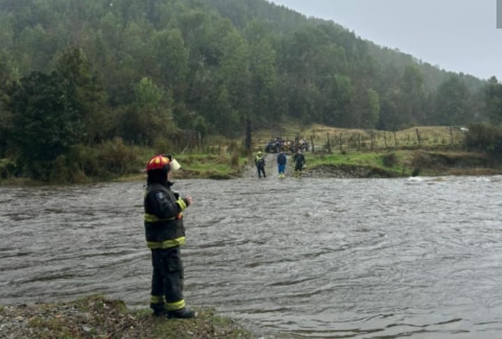 Crecida del río Grande deja a cinco personas aisladas en sector Abtao
