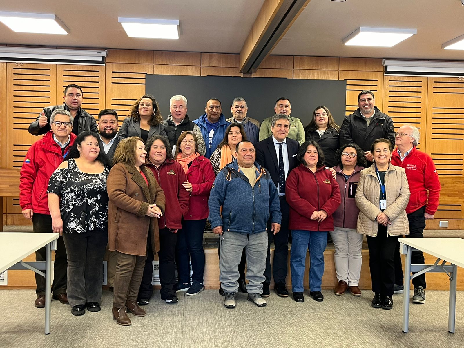 Dirigentes de Chiloé se reúnen con gobernador regional para abordar la seguridad