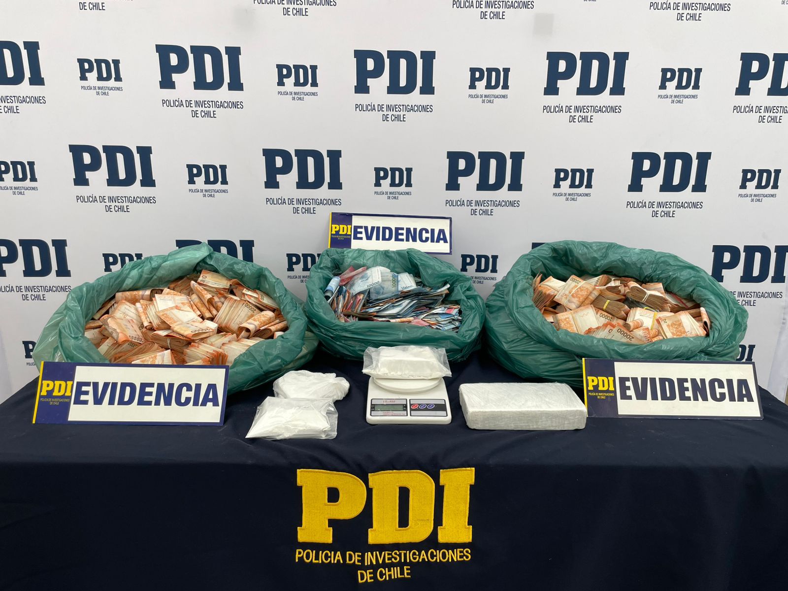 Operación Palafito: PDI realiza millonario hallazgo de plata chilena y dólares durante operativo por droga en Castro