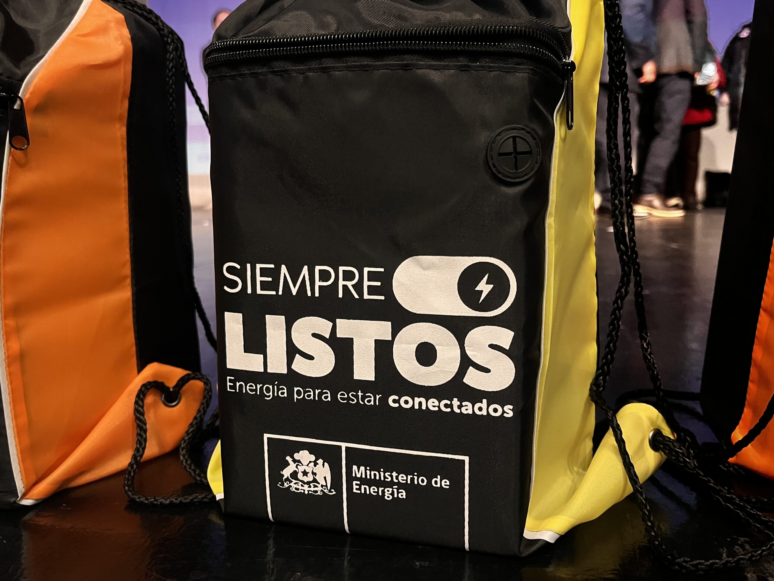 Seremi de Energía de Los Lagos lanza Programa Siempre Listos en Castro que beneficia a familias con kits energéticos de emergencia