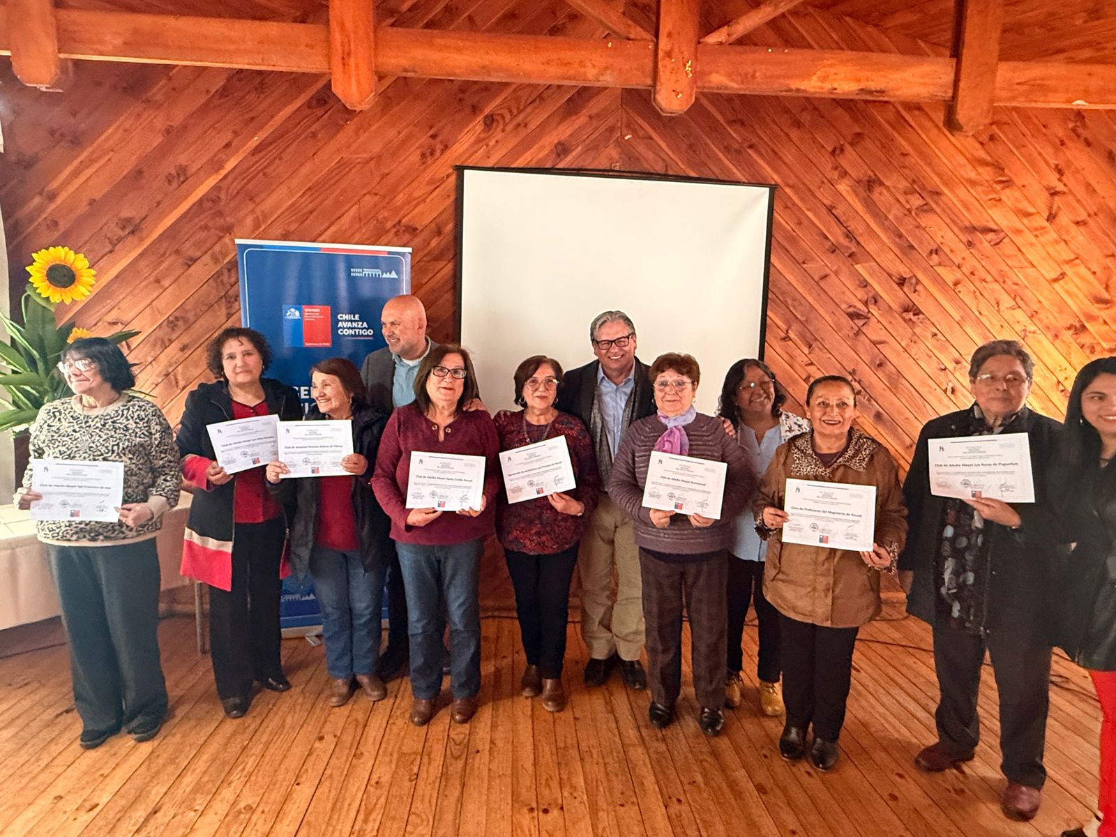 Adultos mayores de Chiloé celebran adjudicación de fondos del Programa Nacional del Adulto Mayor