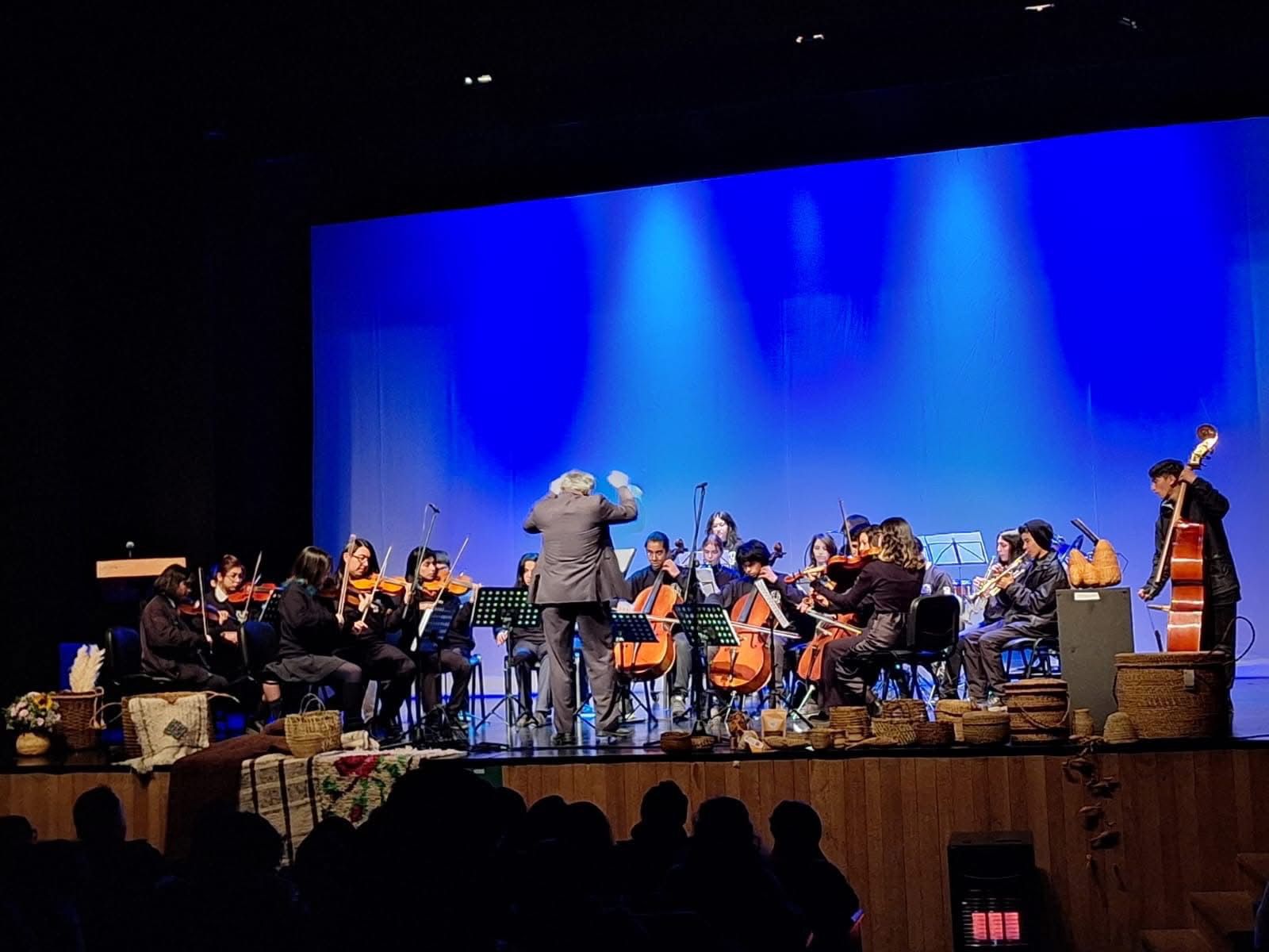 Orquesta Sinfónica Juvenil de la Academia de Artes “Islas al Sur” ofrecerá conciertos en iglesias patrimoniales de Chiloé