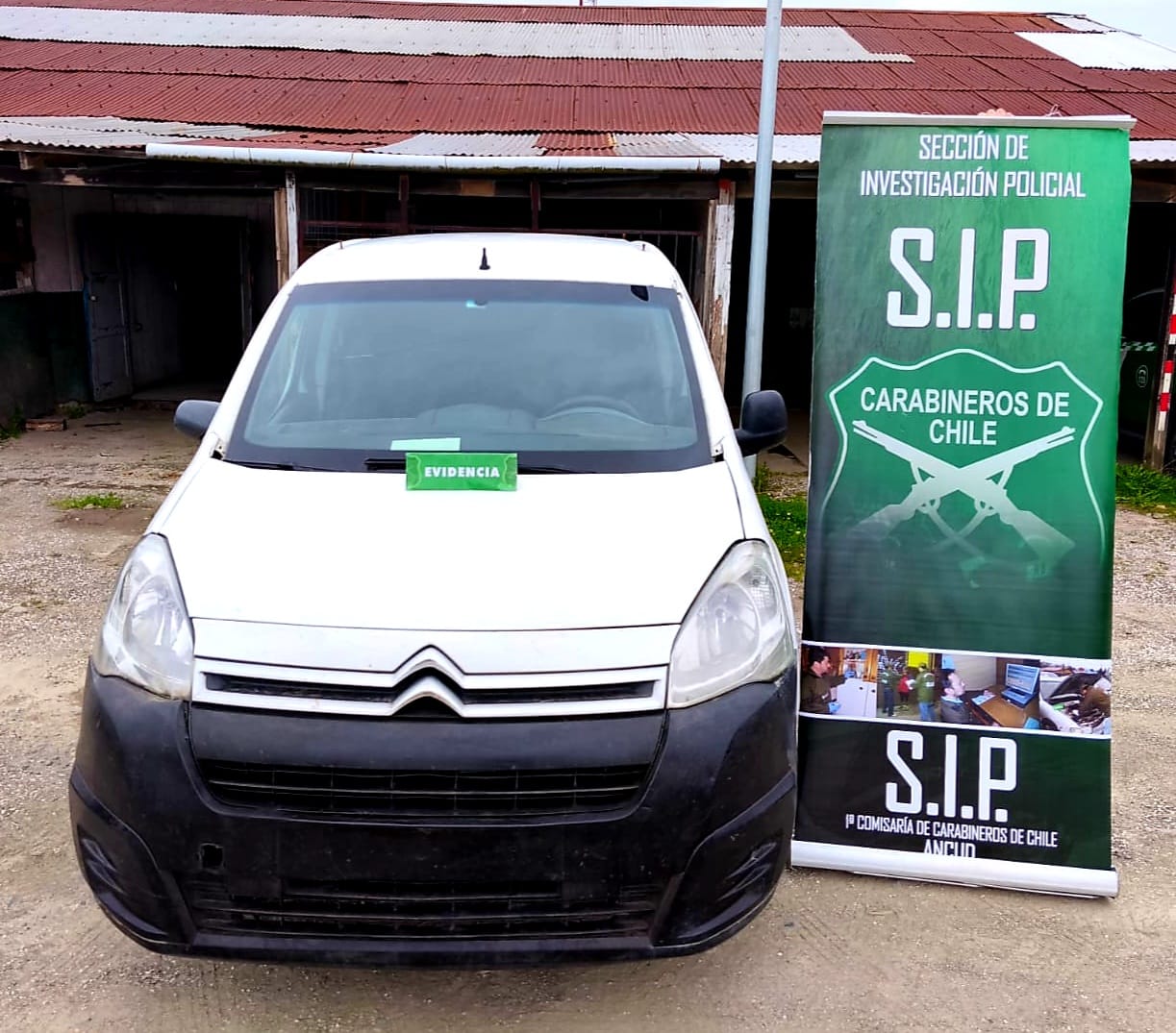 Carabineros de Ancud recuperan vehículo robado en Vallenar