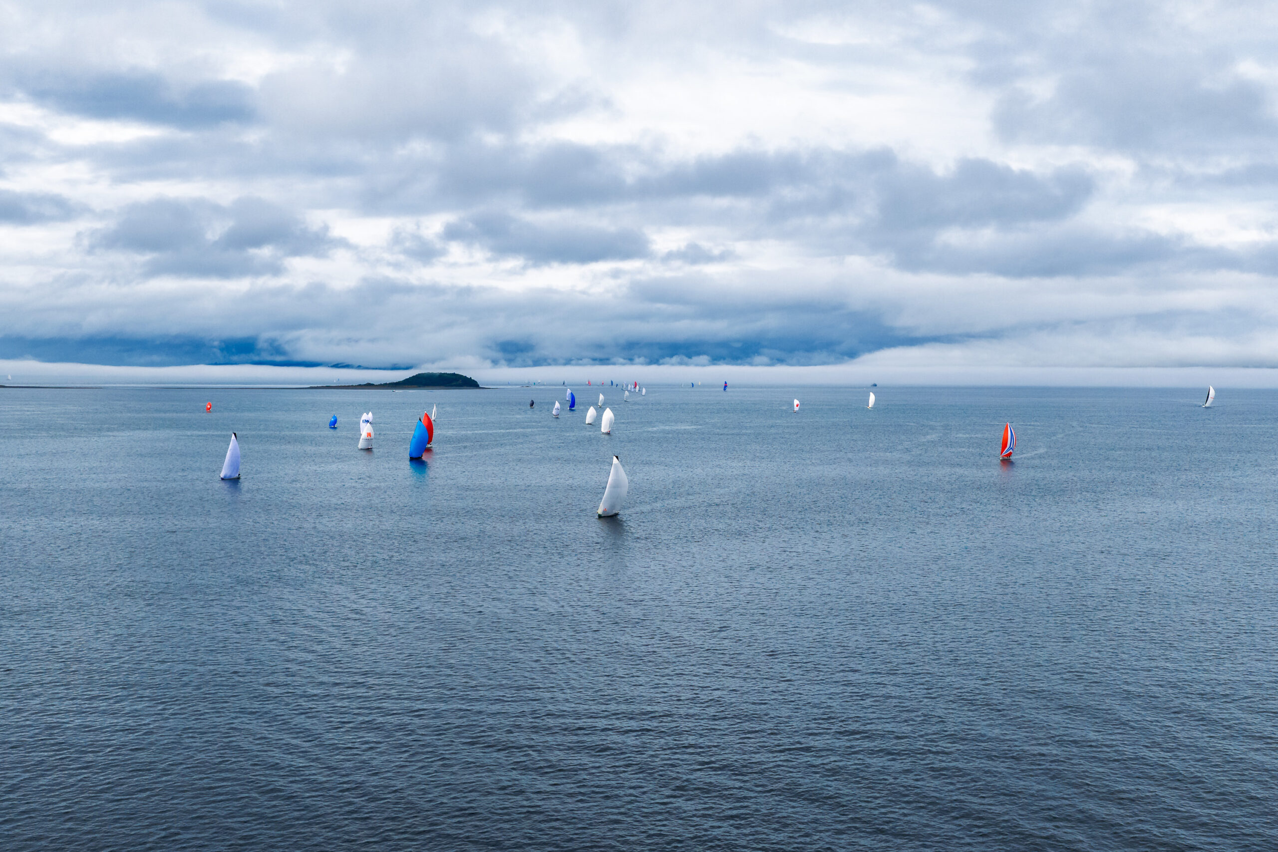 Regata Aramco Chiloé Bicentenario unió Quemchi y Achao en su tercera jornada