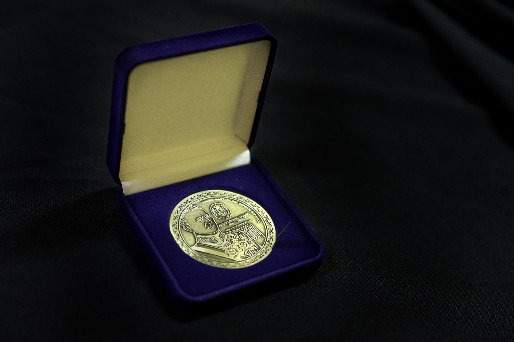 Dalcahue presenta medalla conmemorativa por los 200 años de la anexión de Chiloé a Chile