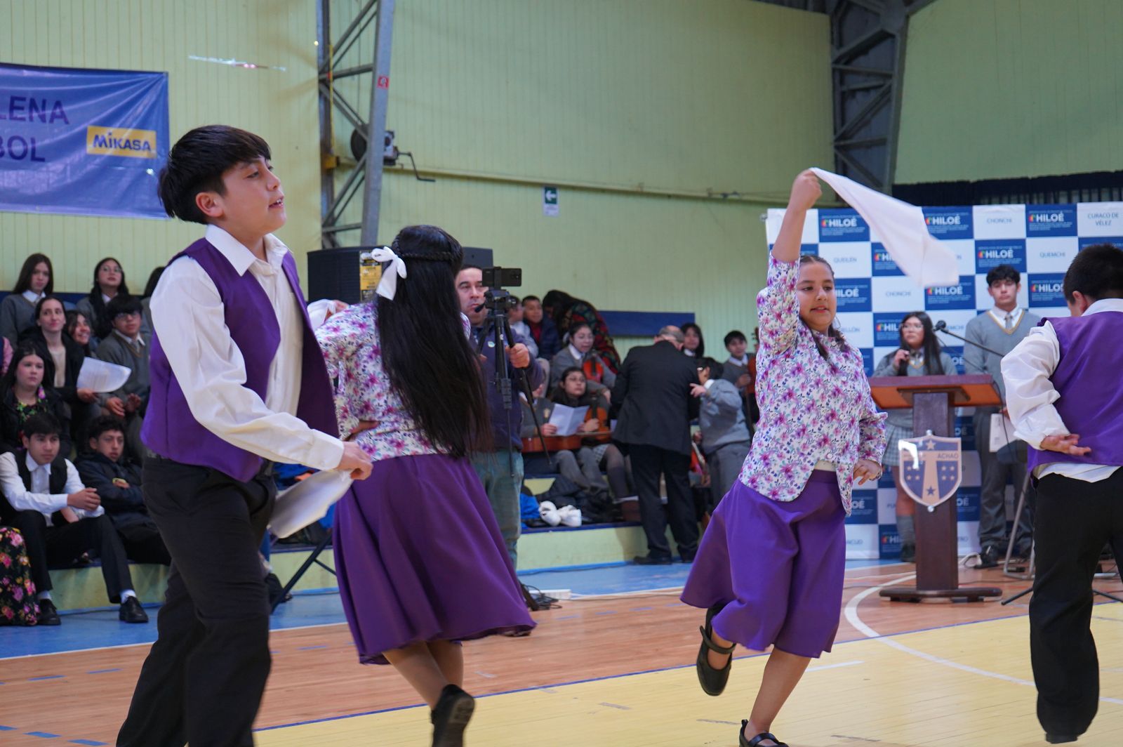 Con encuentro folclórico la educación pública recordó a Ramón Yáñez